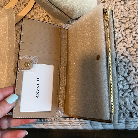 Authentic Coach Wallet - Picture 3 of 3